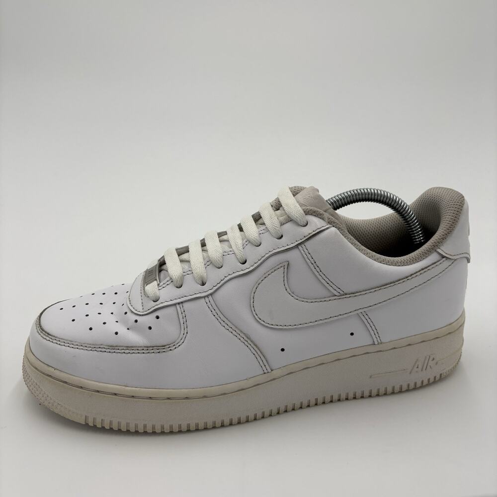 Nike Air Force 1 '07 Low Mens Size 9 White Athletic Basketball Shoes Sneakers